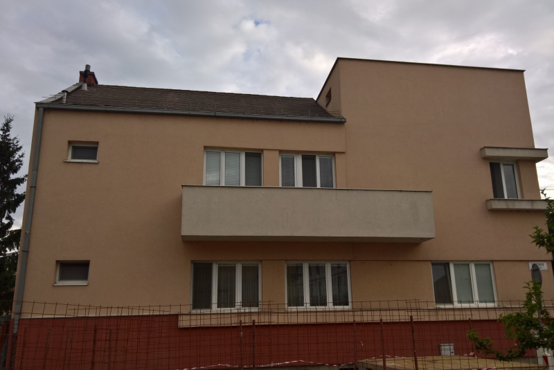 Nadstavba a oplotenie bytového domu Rázusova