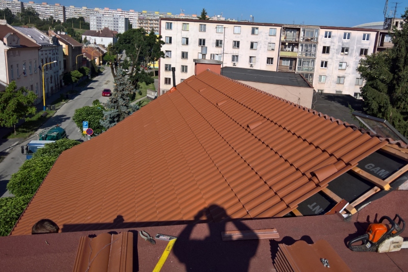 Nadstavba a oplotenie bytového domu Rázusova