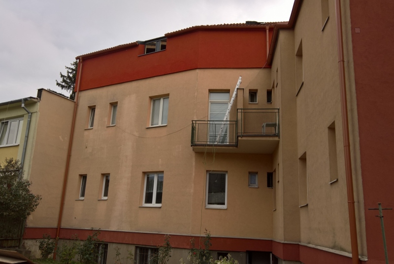 Nadstavba a oplotenie bytového domu Rázusova