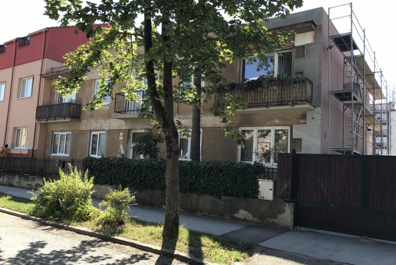 Rekonštrukcia fasády bytového domu Rázusova Rekonštrukcia fasády bytového domu Rázusova