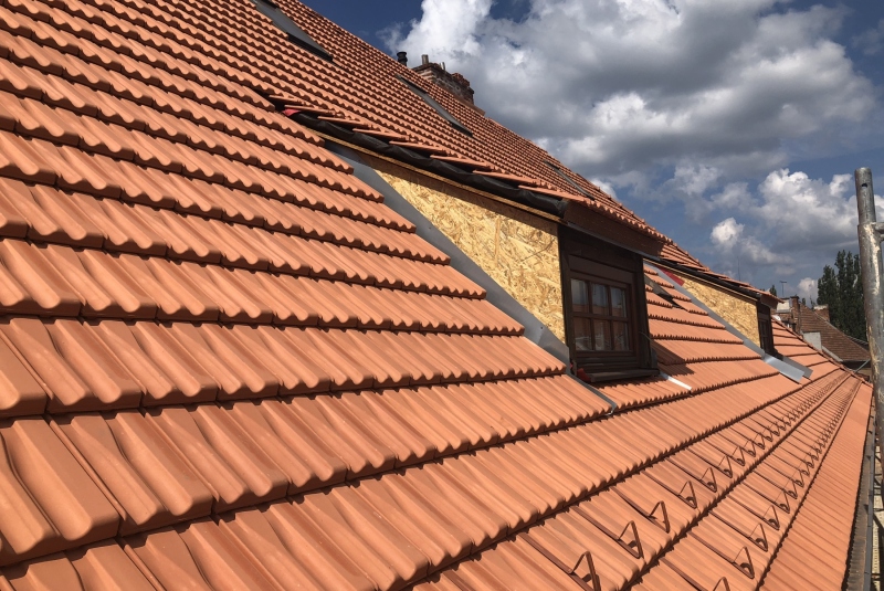 Rekonštrukcia strechy bytového domu Staré mesto, Podtatranského