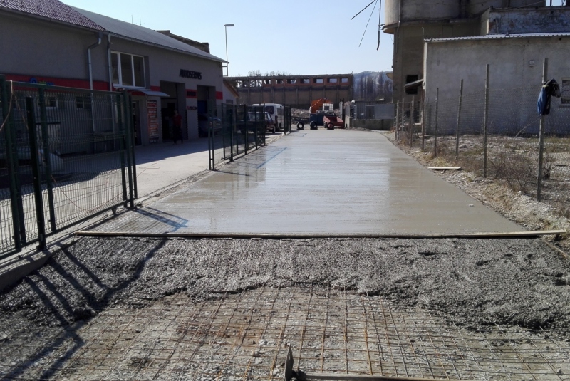 Betonárske práce príjazdová cesta Ťahanovce, Magnezitárska