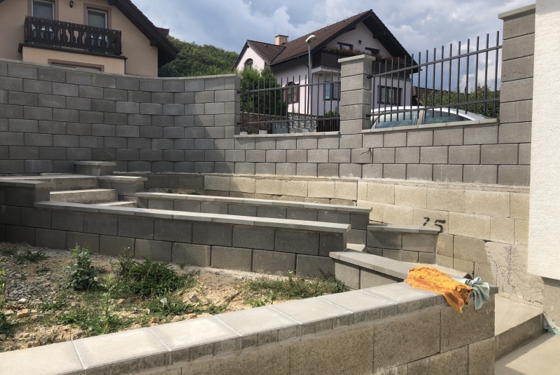 Rodinný dom zateplenie a teréne úpravy Sokoľ, Hrabová Rodinný dom zateplenie a teréne úpravy Sokoľ, Hrabová