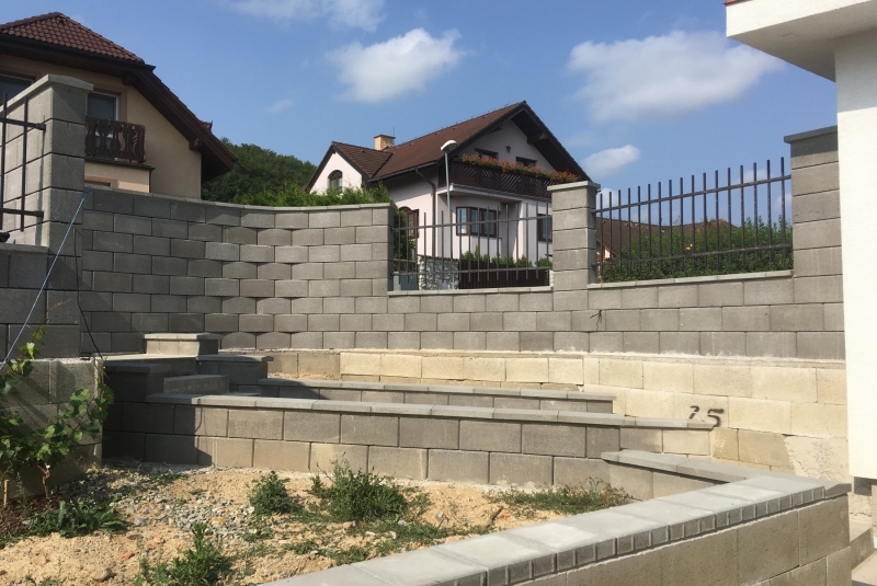 Rodinný dom zateplenie a teréne úpravy Sokoľ, Hrabová Rodinný dom zateplenie a teréne úpravy Sokoľ, Hrabová