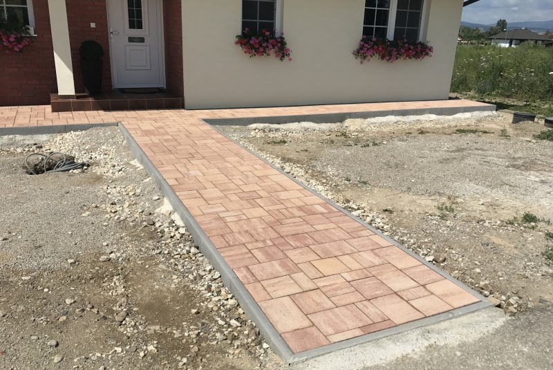 Zhotovenie zámkovej dlažby a teréne úpravy rodinný dom Krásna nad Hornádom Zhotovenie zámkovej dlažby a teréne úpravy rodinný dom Krásna nad Hornádom