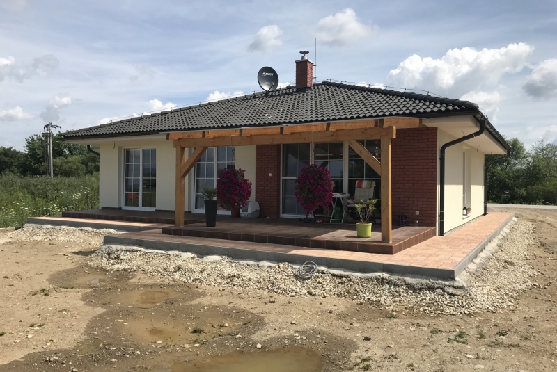 Zhotovenie zámkovej dlažby a teréne úpravy rodinný dom Krásna nad Hornádom