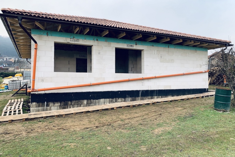 Stavba strechy Novostavba rodinného domu Sokoľ 2019 Novostavba rodinného domu Sokoľ 2019